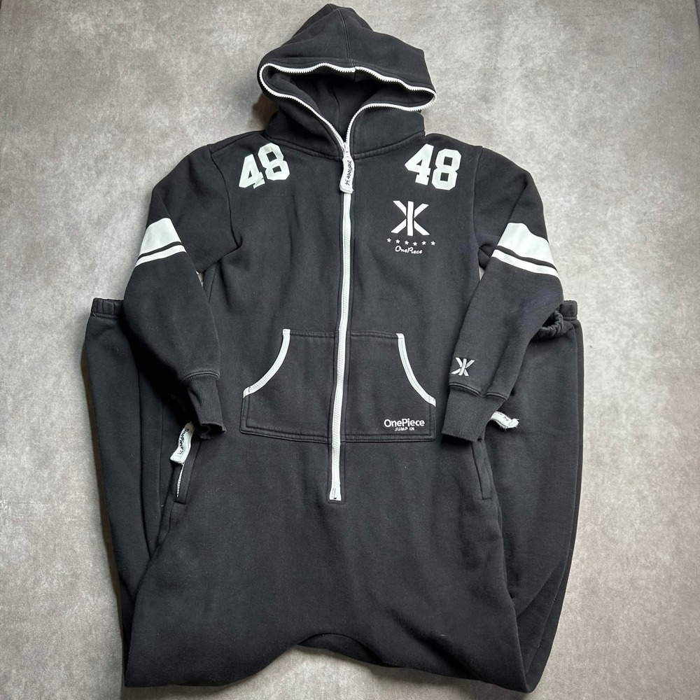 OnePiece Original Norwegian Jumpsuit Black Varsity 48 Graphic Onesie XS Mens